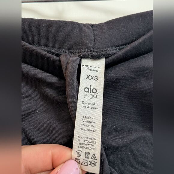 Alo Yoga Airbrush High-Waist Cinch Flare Legging in Black Size XXS Pilates Women - Picture 5 of 8